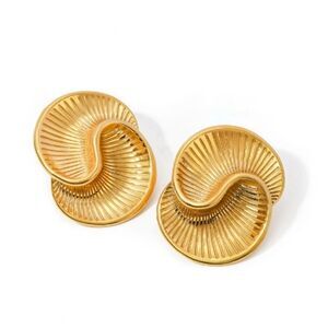Gold geo stud earrings M380